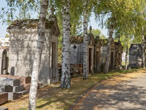 Fête de la Toussaint : quels horaires d’ouverture pour les...